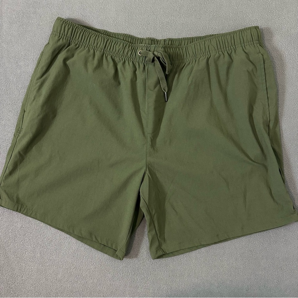 Rhone Unlined Drawstring Green Shorts Mens XXL 2XL
